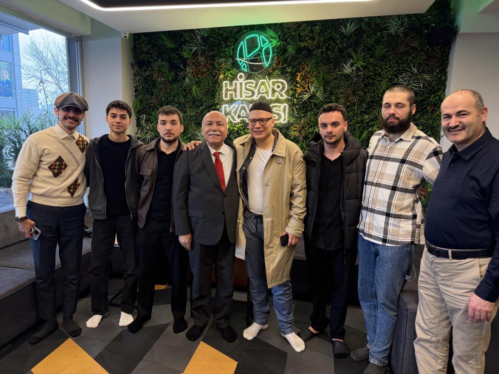 Kendileri araştırarak müslüman olan iki