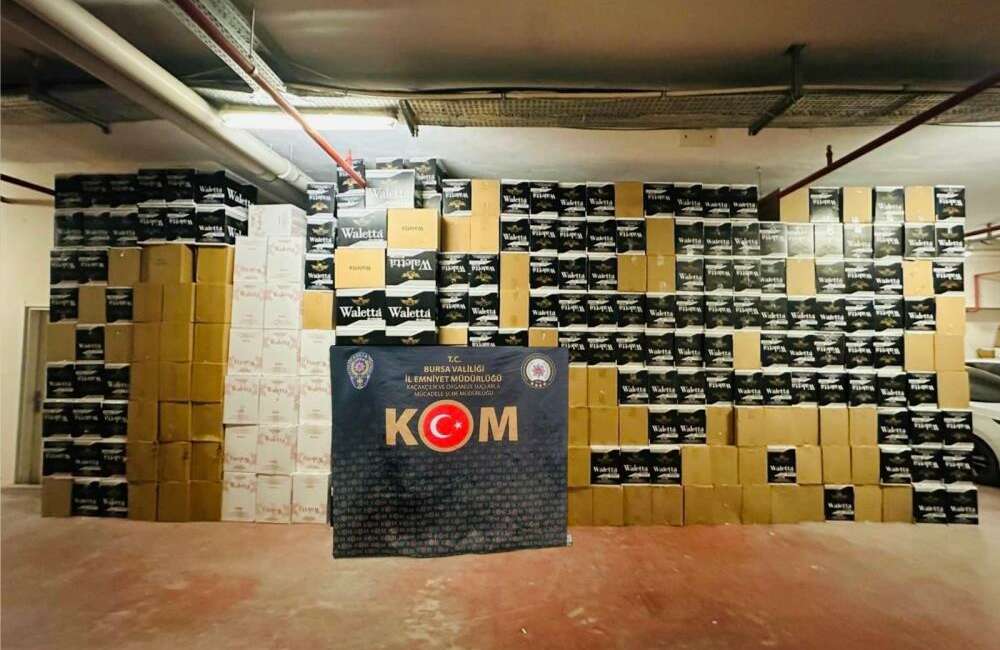 Bursa’da kaçak makaron ele geçirildi Bursa Emniyet Müdürlüğü ekipleri