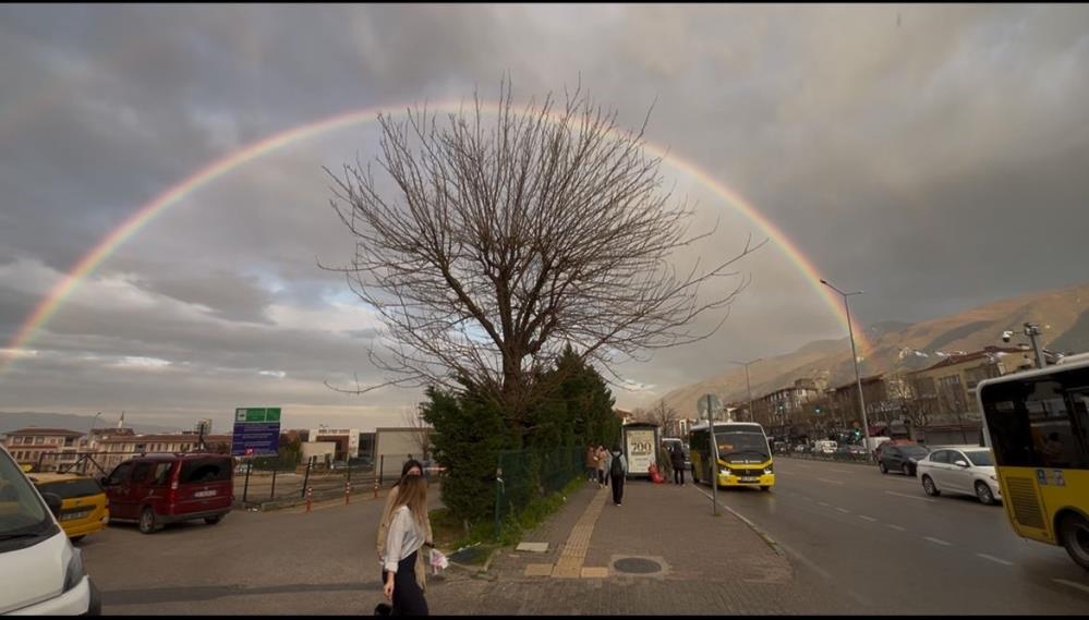 Bursa semalarında görsel şölen Bursa'da yağmurun ardından oluşan