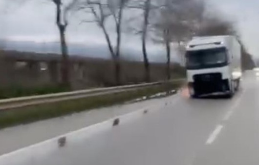 Bursa’da tır dehşeti; Olay yerinen kaçtı… Bursa’nın Kestel ilçesine