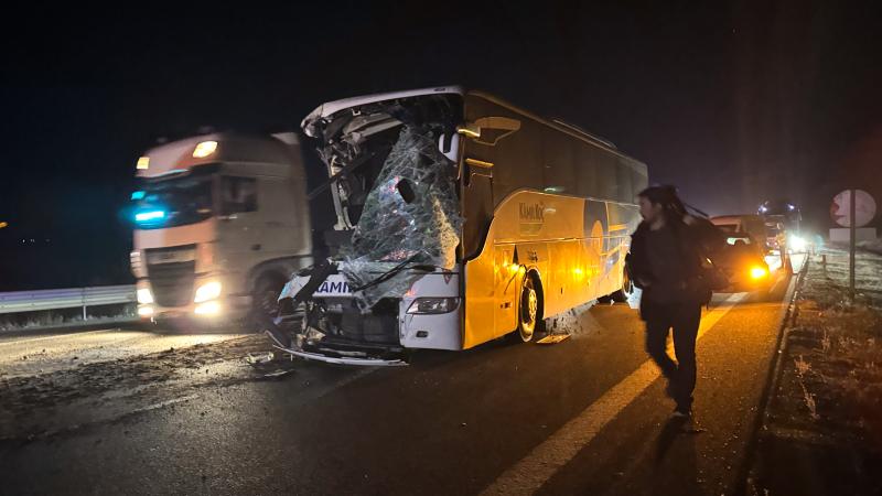 Anadolu Otoyolu’nda feci kaza: 1 Ölü, 15 yaralı