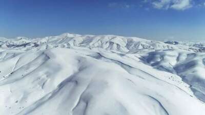 Büyük bölümü dağlık ve engebeli