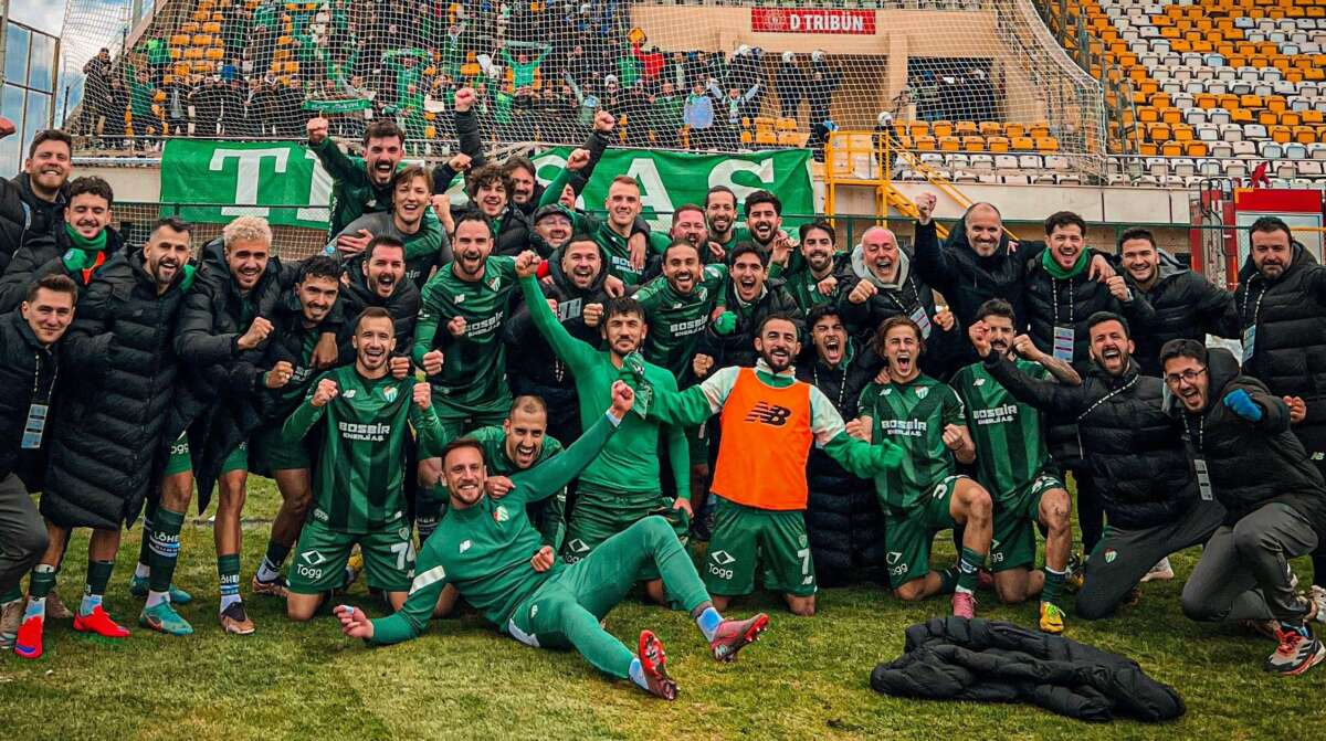 Bursaspor Teknik Direktörü Mustafa Er,