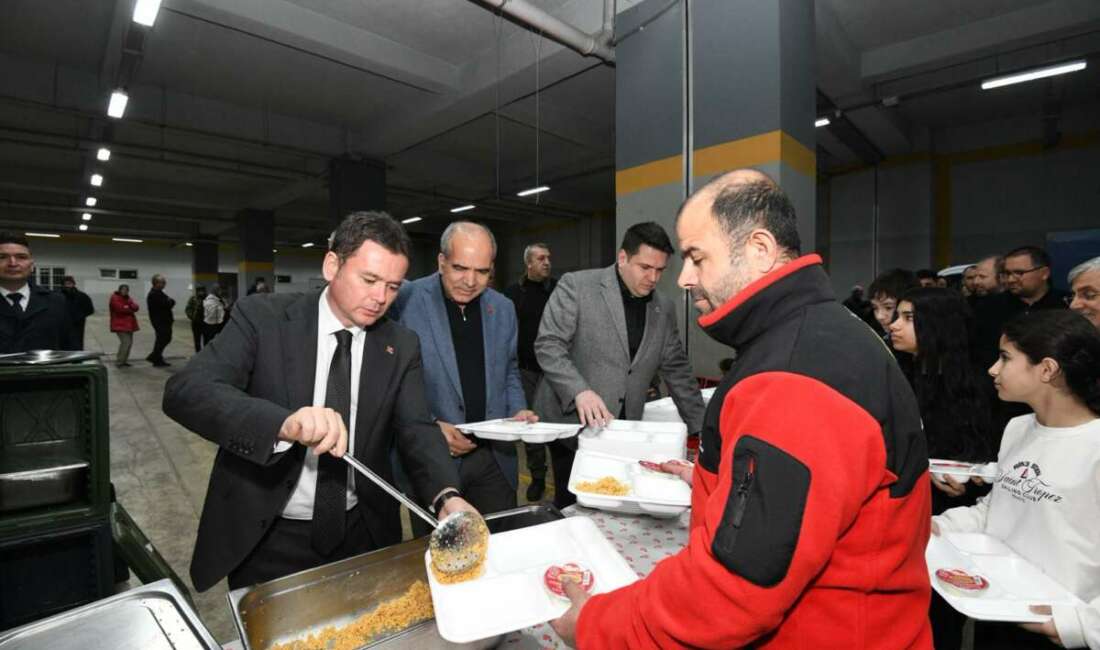 Başkan Erkan Aydın her akşam farklı bir mahallede!