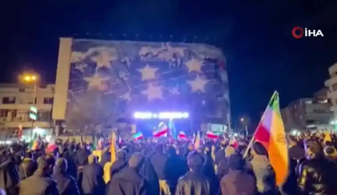 İran’da yüz binlerce kişi,