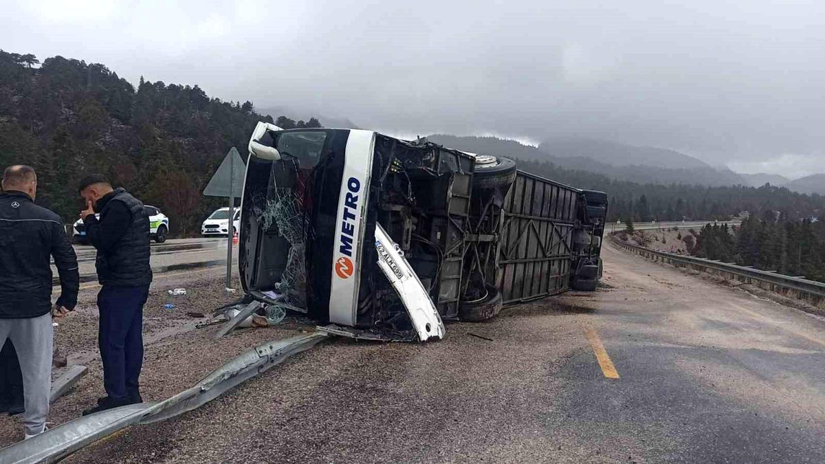 Konya’nın Seydişehir ilçesinde yolcu otobüsünün