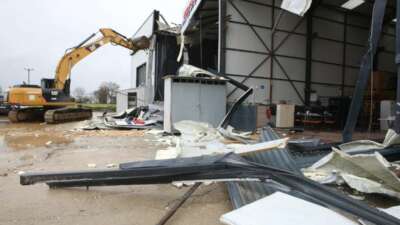 Nilüfer Belediyesi yıkım ekipleri, soğuk