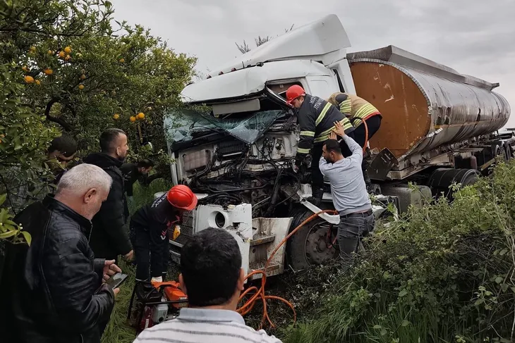 Hatay'da bir araçla çarpışarak