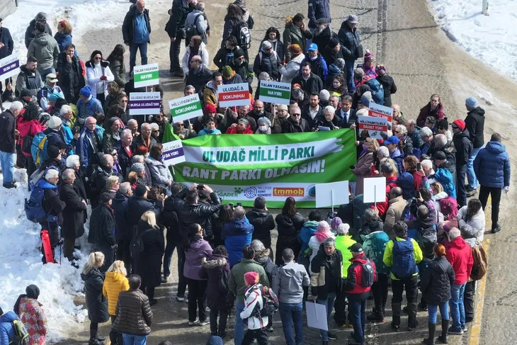 Bursa’da dikkat çeken tepki: Uludağ Milli Parkı şirketlere devredilemez! Bursa’nın su kaynaklarını, ormanlarını