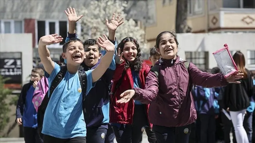 Milyonlarca öğrenci ve veli