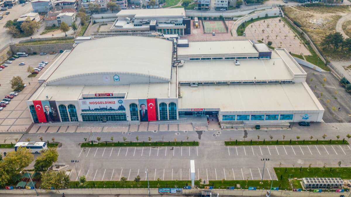 Yıldırım’da 7’den 70’e herkes spor yapıyor; Modern tesisler hizmette