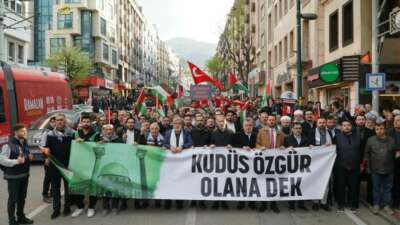 Bursa’da İHH öncülüğünde düzenlenen “Aksa’nın