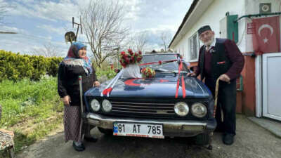 86 yaşında yarım asırlık aşk: Karagülle’den sürpriz Düzce’de yaşayan 86 yaşındaki Adem