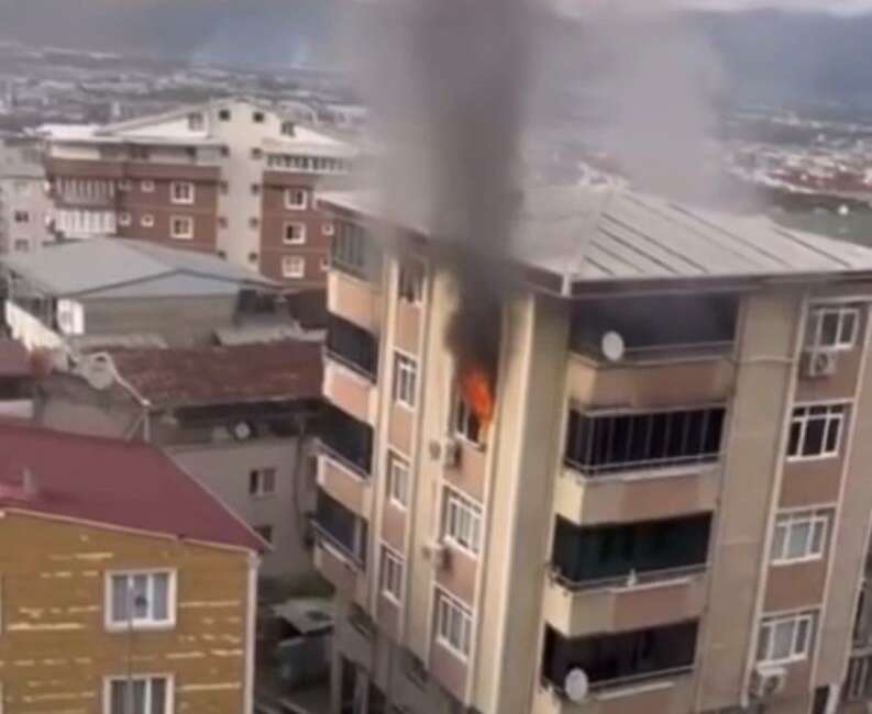 Bursa’da mahallleliyi korkutan yangın! Bursa'da bir apartman dairesinde