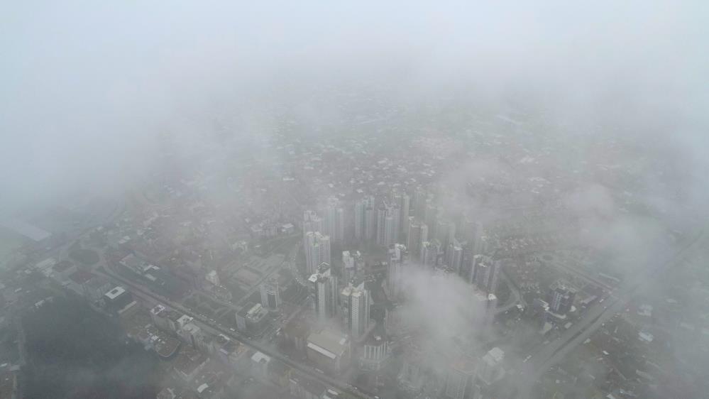 Bursa güne sisle uyandı! Bursa'nın Osmangazi ilçesi ve