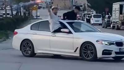 Bursa'da trafikte tehlike saçan düğün