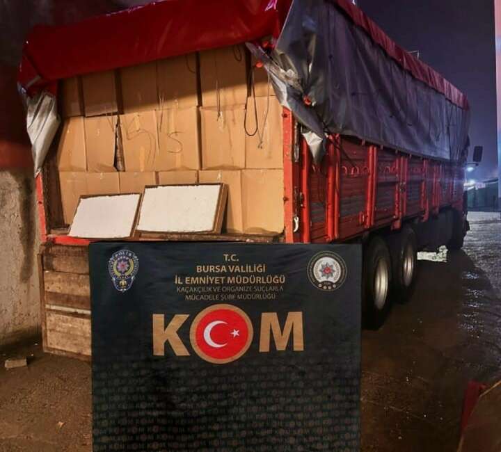 Bursa’da kaçak makaron operasyonu! Bursa'da polis ekipleri tarafından