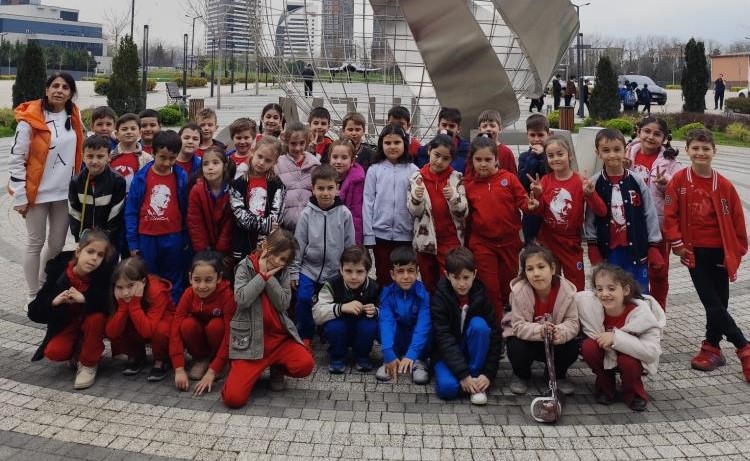 Bursa’da öğrencilerin bilimsel yolculuğu! Türkiye’nin ilk interaktif uzay