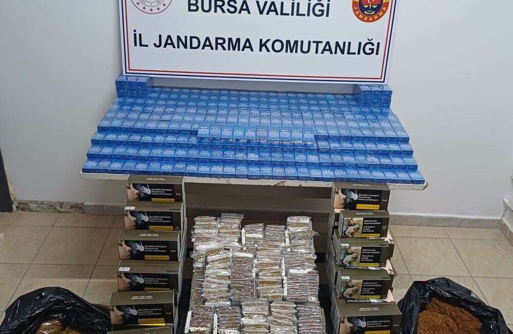 Bursa’da on binlerce kaçak makaron ve sigara ele geçirildi Bursa’da jandarma ekiplerinin düzenlediği