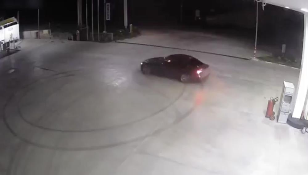 Bursa'da benzin istasyonunda sürücü,