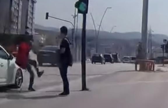 Bursa’da ölümle burun buruna geldi! Bursa'nın Nilüfer ilçesinde yayalara