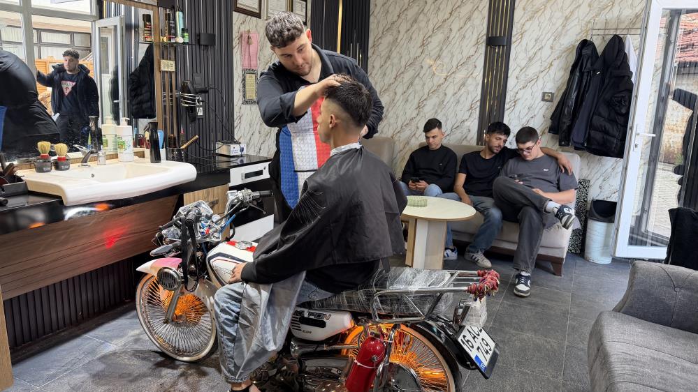 Motosiklet tutkusuyla tanınan genç