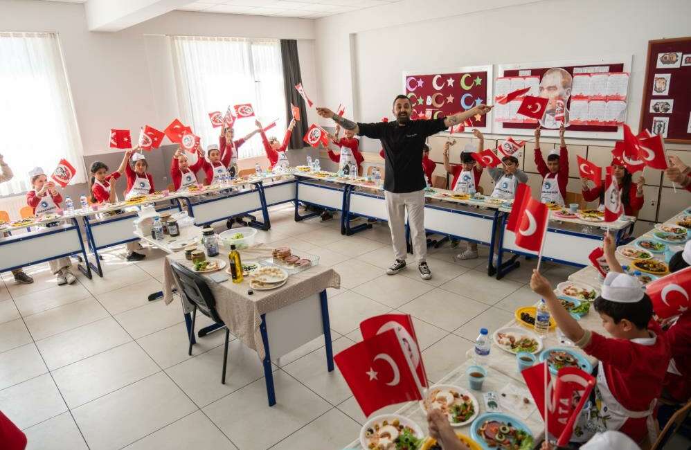 Marmarabirlik’in çocuklara zeytini