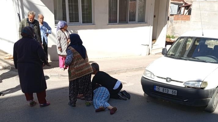 Bursa’da yolun karşısına geçerken