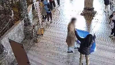 Ayasofya’da bayraklı provokasyon Ayasofya’da bayraklı provokasyon