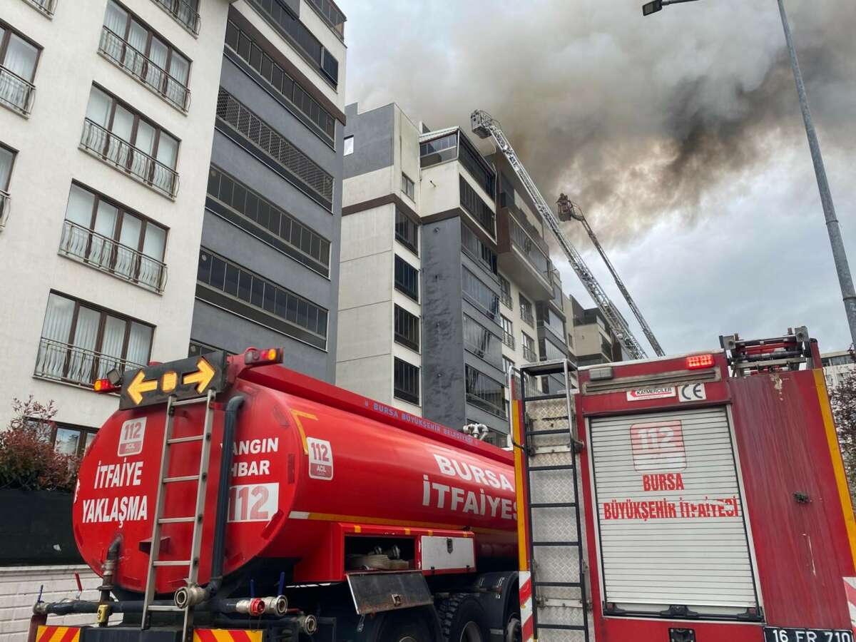 Bursa’da 8 katlı binada yangın: Mahsur kalan kurtarıldı
