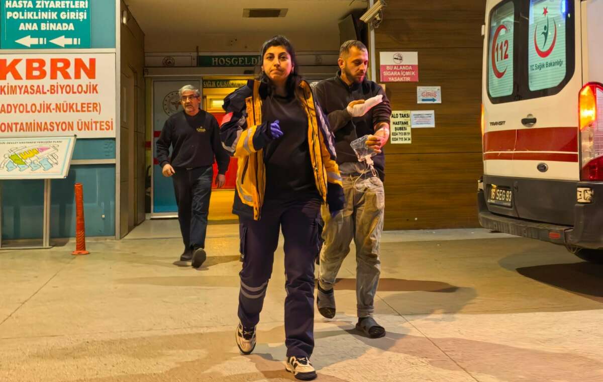 Elini yem karma makinesine kaptırdı: Genç yaralandı