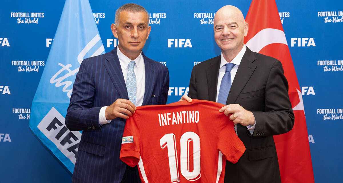 FIFA Başkanı Infantino’dan Türkiye’ye tebrik mesajı