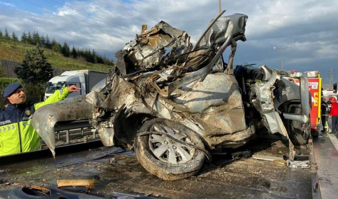 Feci Kaza: TEM’de karı-koca tır altında kaldı Feci Kaza: TEM’de karı-koca tır altında kaldı