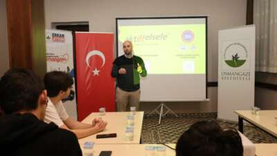 Osmangazi Belediyesi’nin düzenlediği “Genç Filozlar