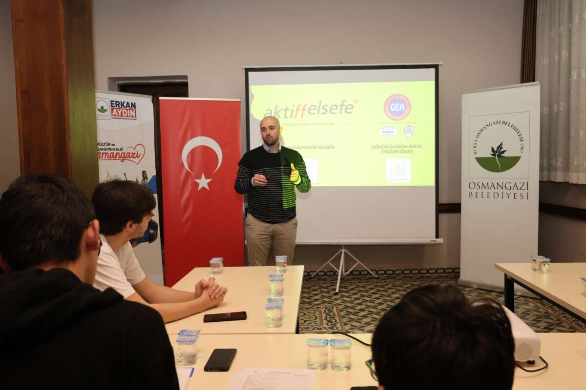 Osmangazi’de gençler eleştirel düşünmeyi pekiştiriyor