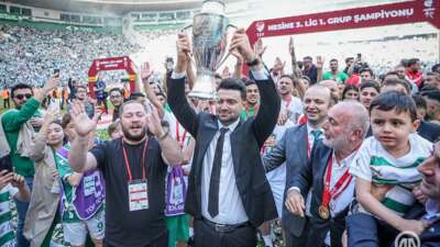 Bursaspor şampiyonluk kupasını bugün kaldıracak.