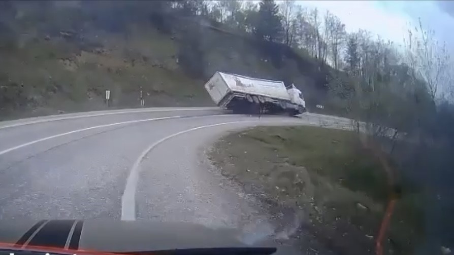 Bursa’nın İnegöl ilçesinde, virajı