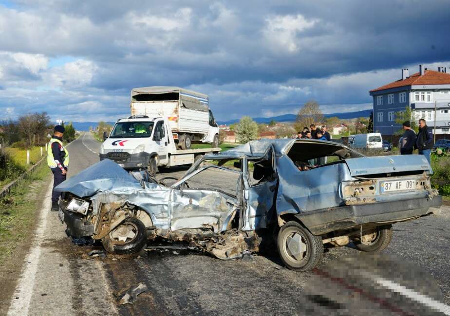 Kastamonu’nun Taşköprü ilçesinde kamyonet