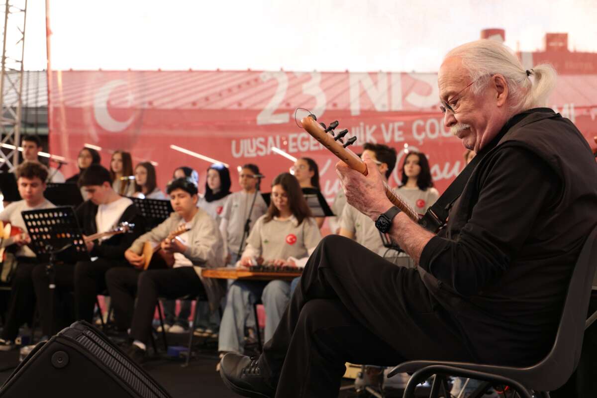 Büyük usta Osmangazi’de gençlerle aynı sahnede!