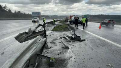 Arnavutköy'de etkili olan şiddetli dolu