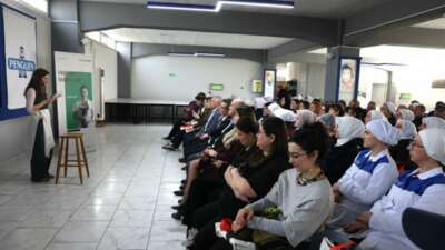 “2026 Yılın Yazarı Sennur Sezer”