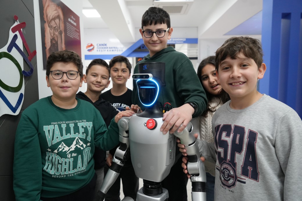 Türkiye’nin nüfusa kayıtlı ilk robotu CANİKMAN göreve başladı