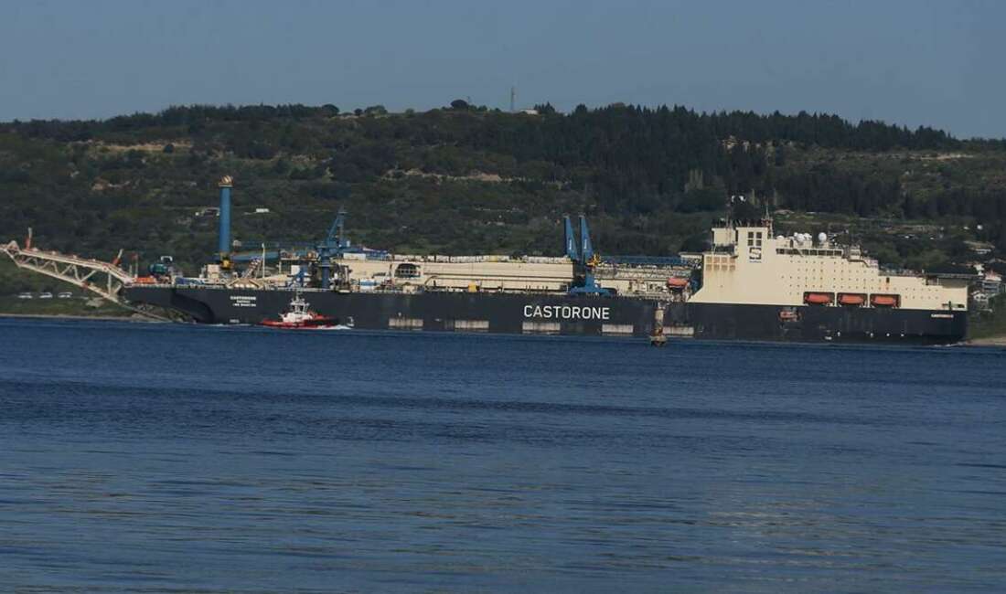 Derin denizde boru indirme