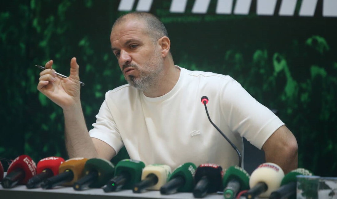 Bursaspor Teknik Direktörü Mustafa Er,