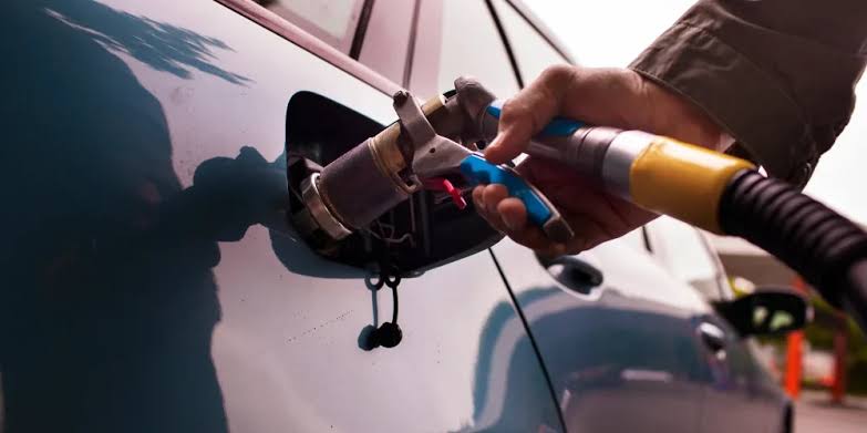 Akaryakıt fiyatlarında art arda