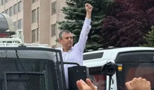 Özgür Özel TOMA’ya çıktı, mesajı verdi! CHP Genel Başkanı Özgür
