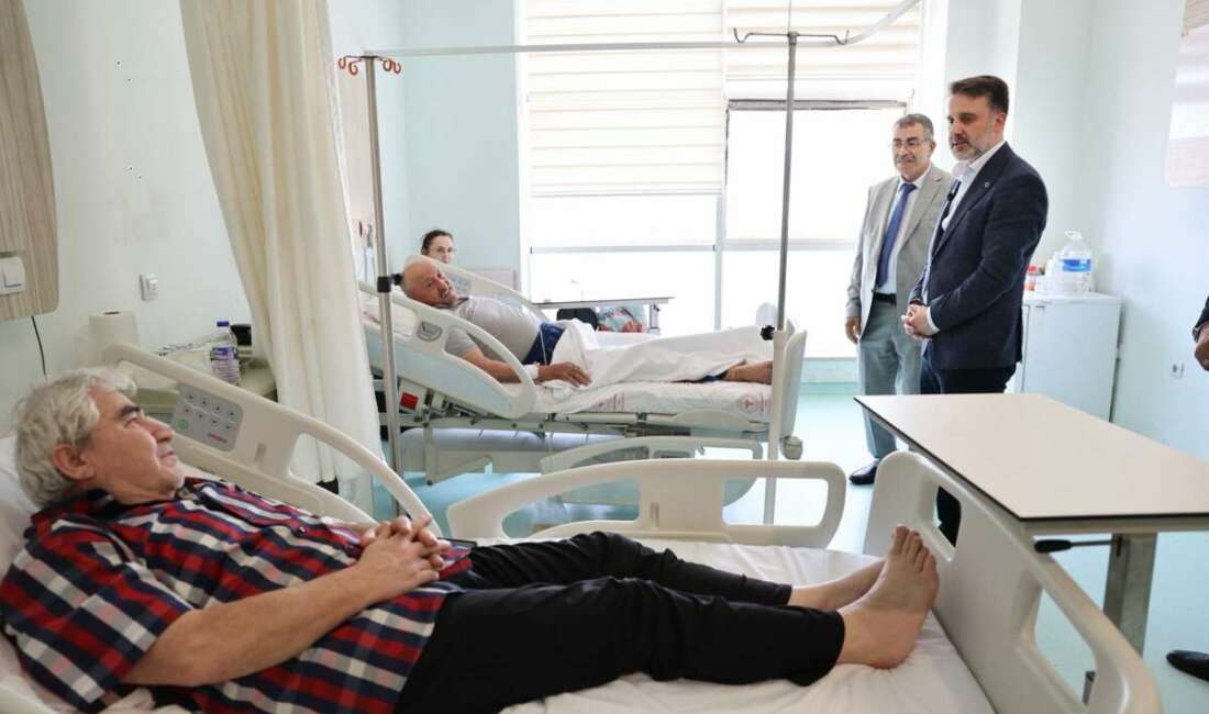 Şahin Biba, bayramın ilk günü her yerde; Tek tek ziyaret etti Bursa Büyükşehir Belediyesi Başkan