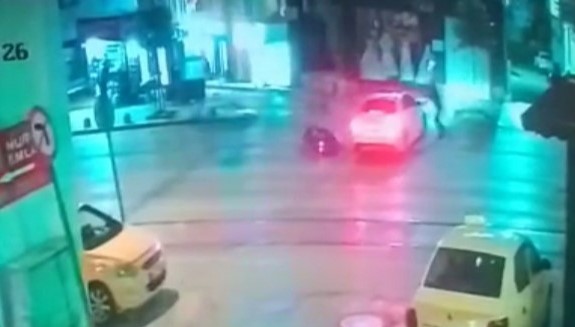 Bursa'nın Osmangazi ilçesinde otomobil