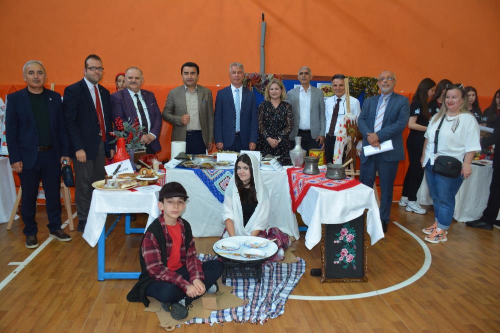 TÜBİTAK 4006 bilim fuarında 20 proje sergilendi