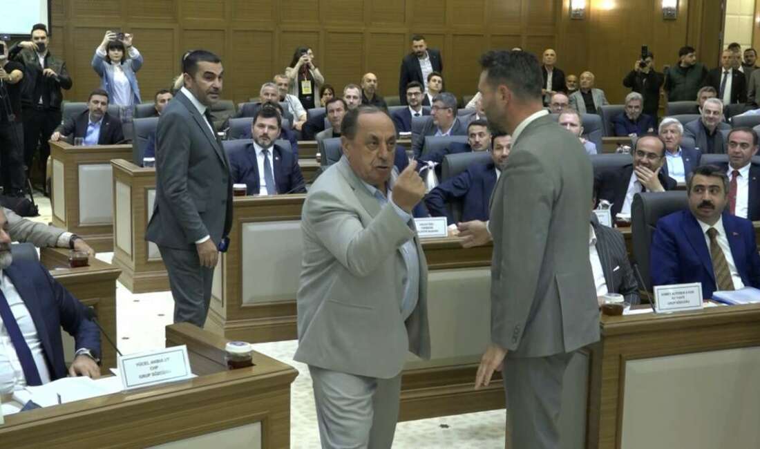 BUSKİ Genel Kurulu’nda gergin anlar BUSKİ Genel Kurulu'nda salona